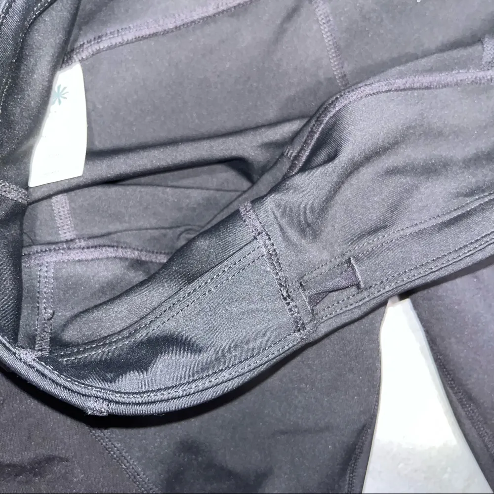 Athleta Black Aura Sonar Capri Leggings - Image 7