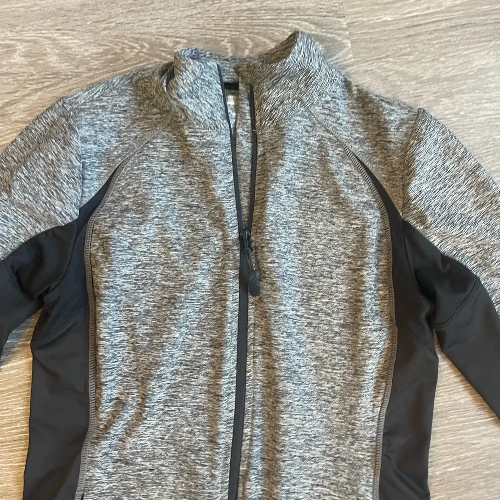 Black and Gray Athletic Jacket Size XS - Image 2