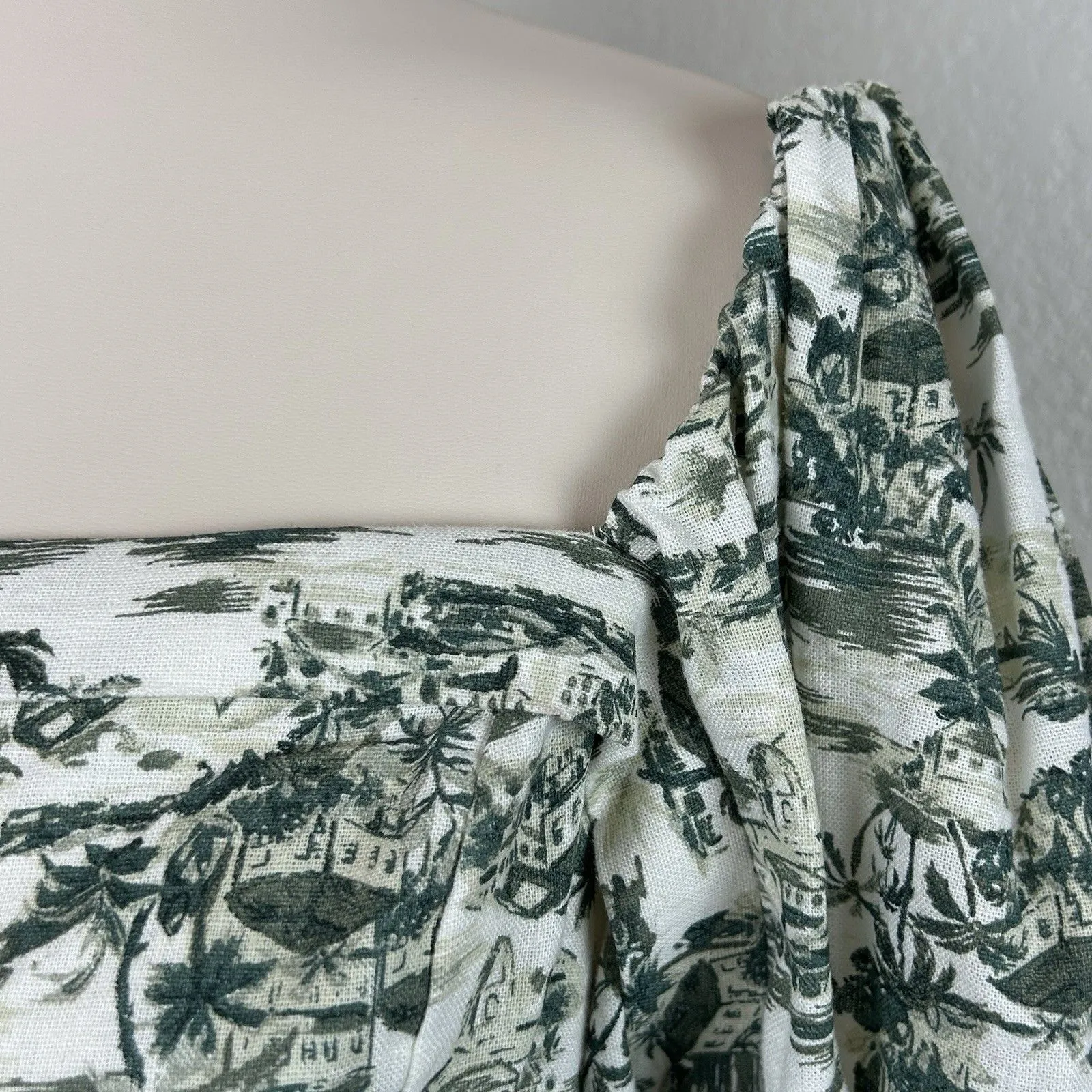 Abercrombie & Fitch Women's Linen Cropped Top Off Shoulder White Floral Size XL - Image 4