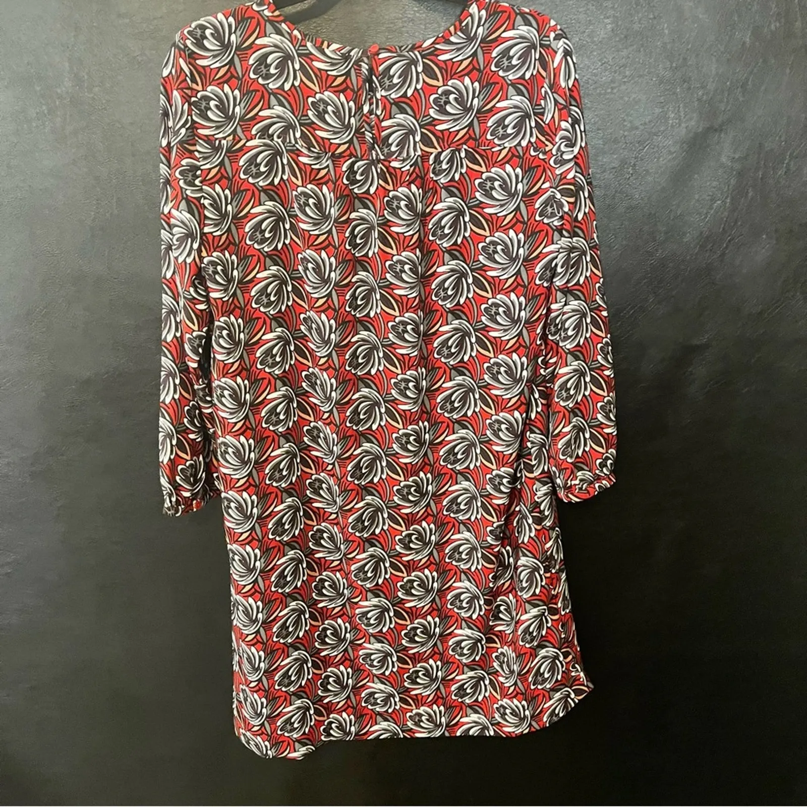 Loft Outlet Red Floral Dress Size Small‎ - Image 2