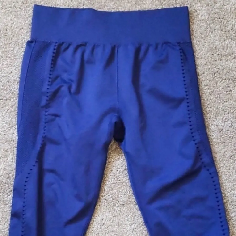 ✨ SculptKnit High-Waisted Mesh Capri✨ - Image 5