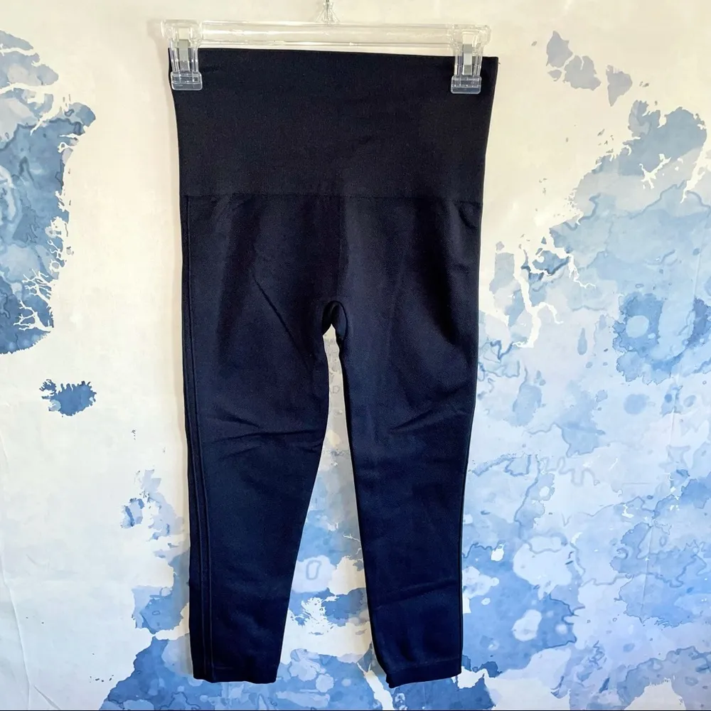 Spanx Look At Me Now Cropped Seamless Leggings - Image 3