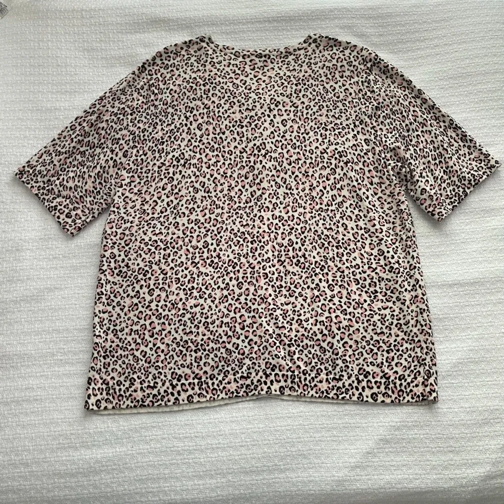 XL Talbots Pink and Black Cheetah Print Short-Sleeve Cardigan - Image 2