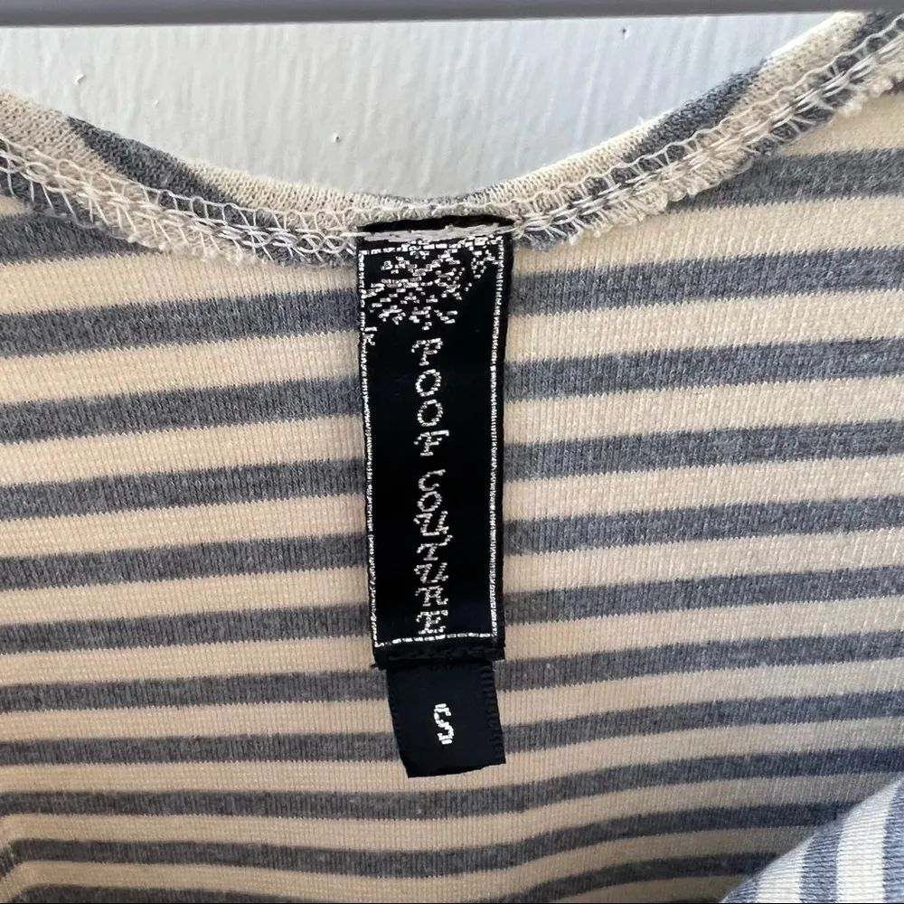 ⭐️ Grey & Cream Striped Crochet Lace Fit & Flare Summer Dress Small EUC Gray - Image 4