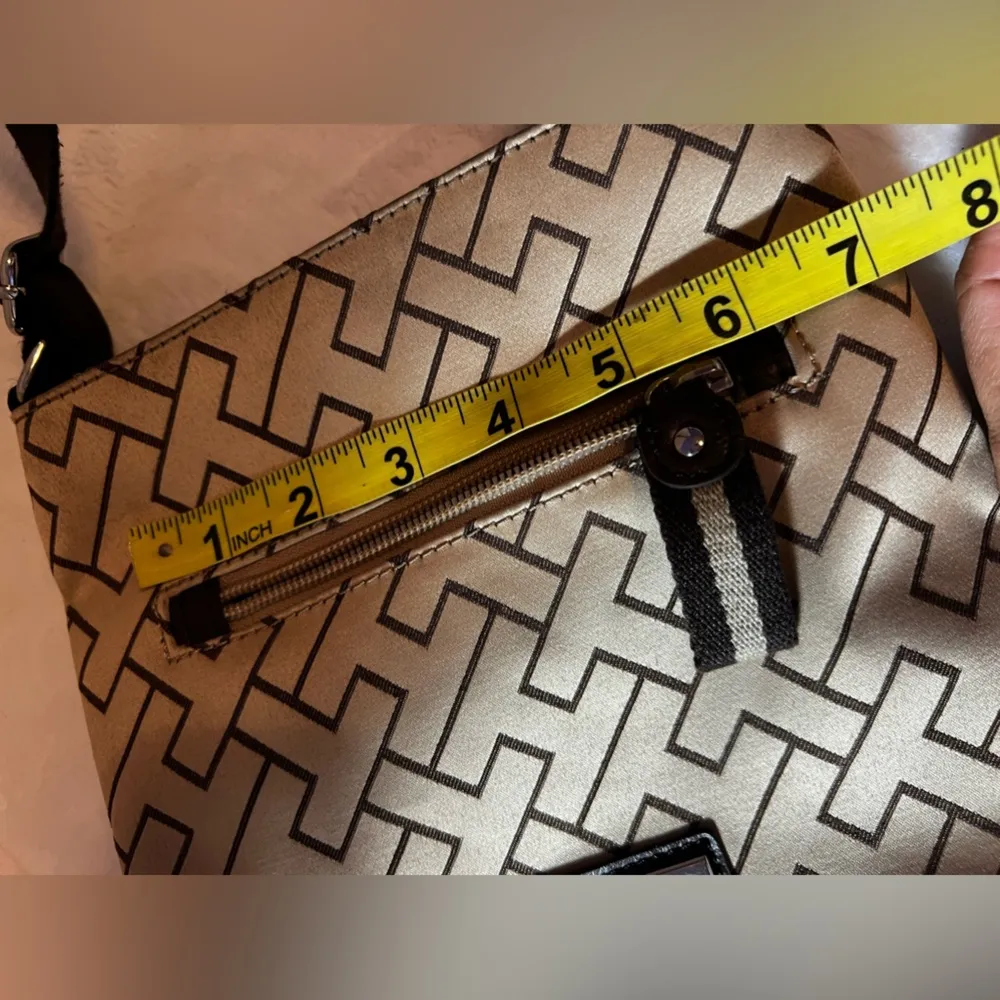 Tommy Hilfiger Crossbody Purse Tommy Hilfiger Pattern Logo Bag 8 x 8 In - Image 11