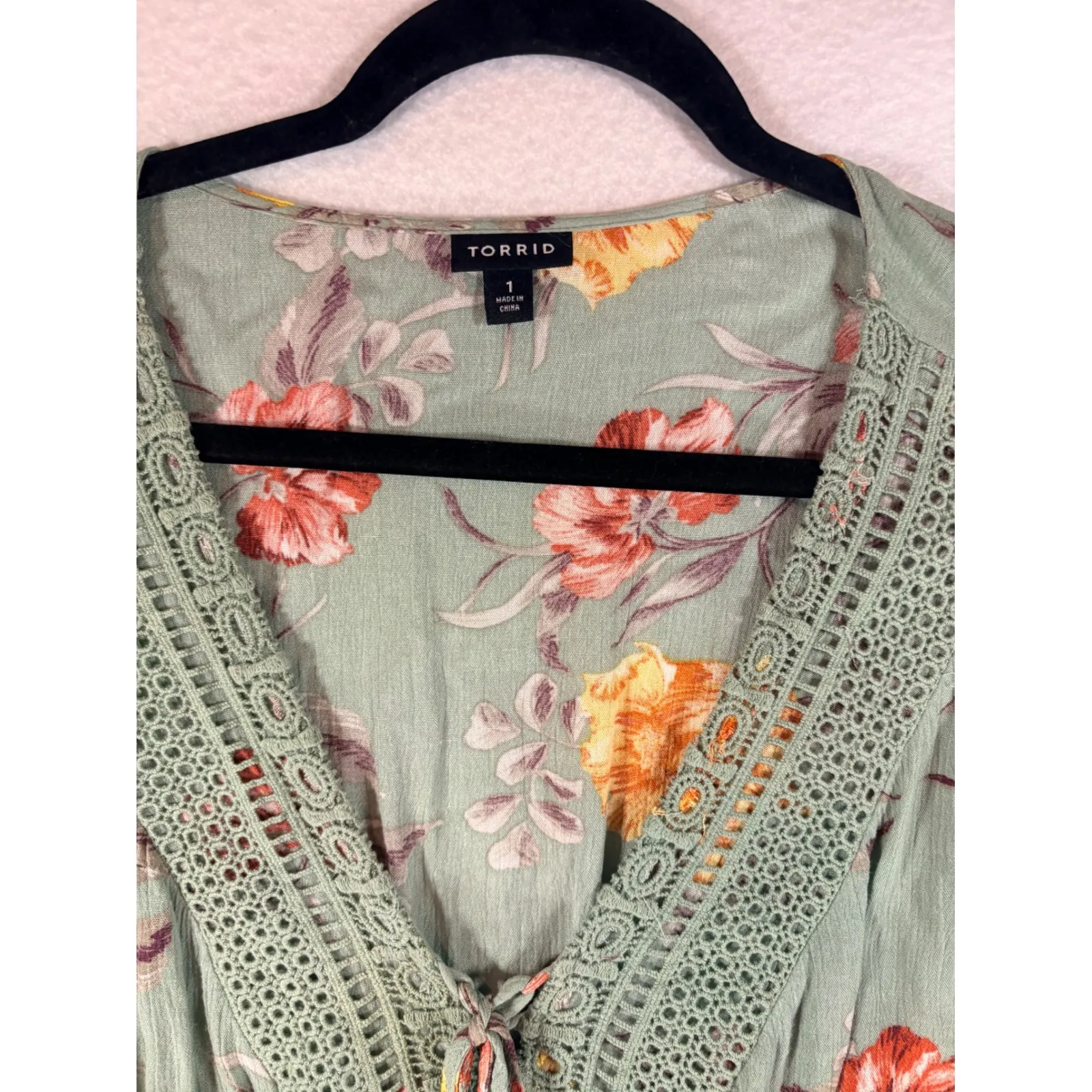 TORRID 1 Floral Print  V Neck Babydoll Gauze Crochet Trim Lace-Up Top 1x 14 16 - Image 4