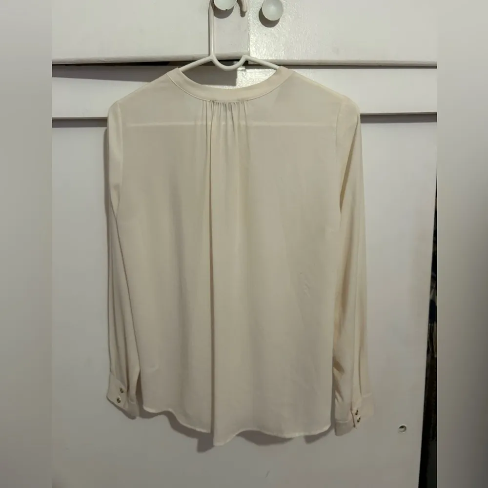 Forever 21 ivory dress shirt size small - Image 2