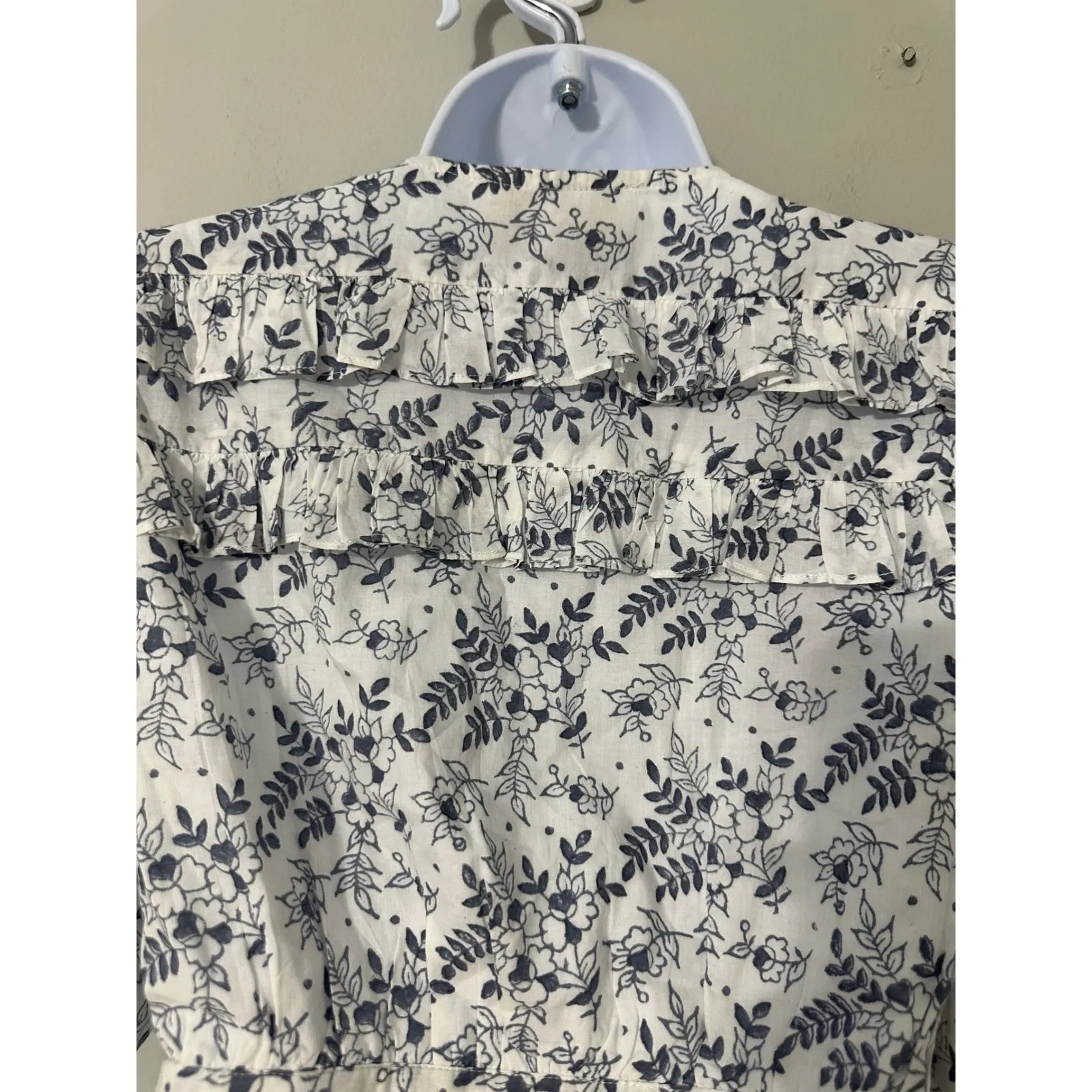 CLEOBELLA REVOLVE Floral Tie Front Top Puff Sleeve V Neck Ruffle Trim SIZE S - Image 8