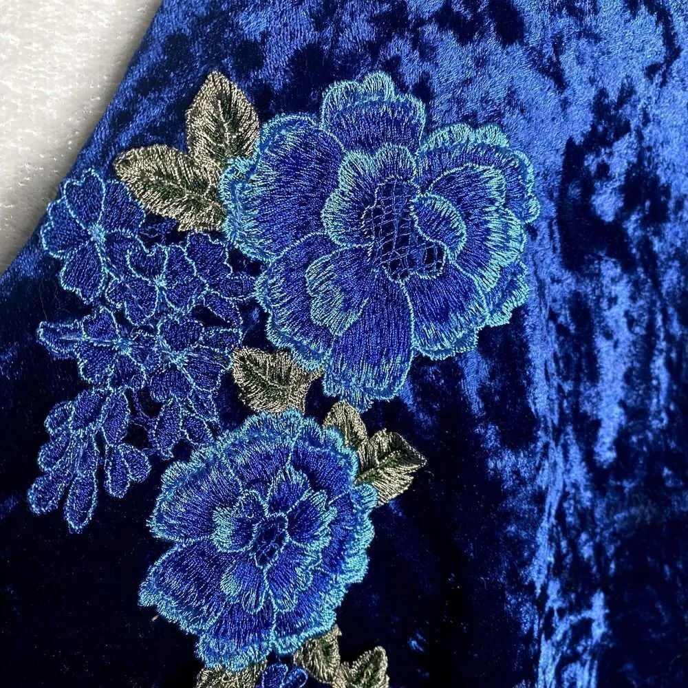 Charming Charlie Floral Applique Crushed Velvet Cami Tank Top Blue Green Large - Image 6