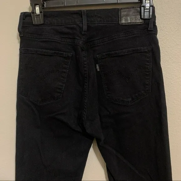 Levi’s 724 black high rise straight leg distressed cropped jeans women’s size 27 - Image 6