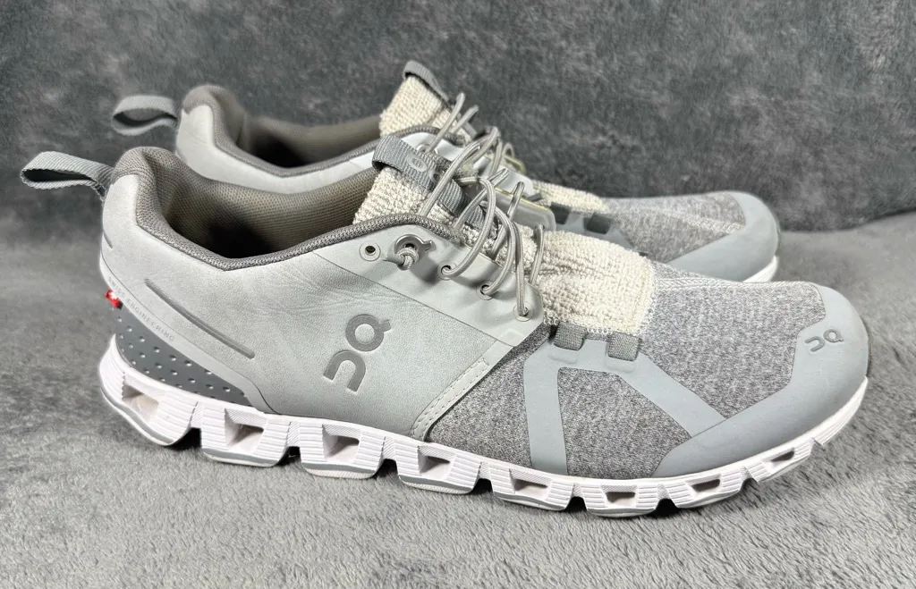 Women’s 9 On Running Cloud 5 Terry Glacier Lunar Grey Running Shoe Gray - Image 1