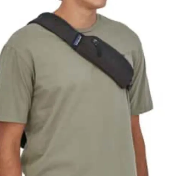 Patagonia Black 8L Atom sling bag - Image 3