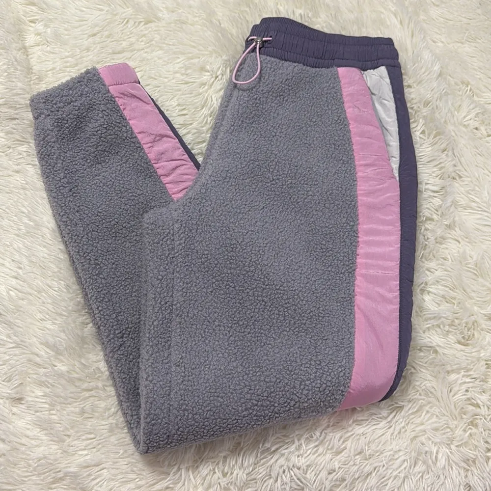 UGG Kieren Uggfluff/Nylon Pant - Image 3