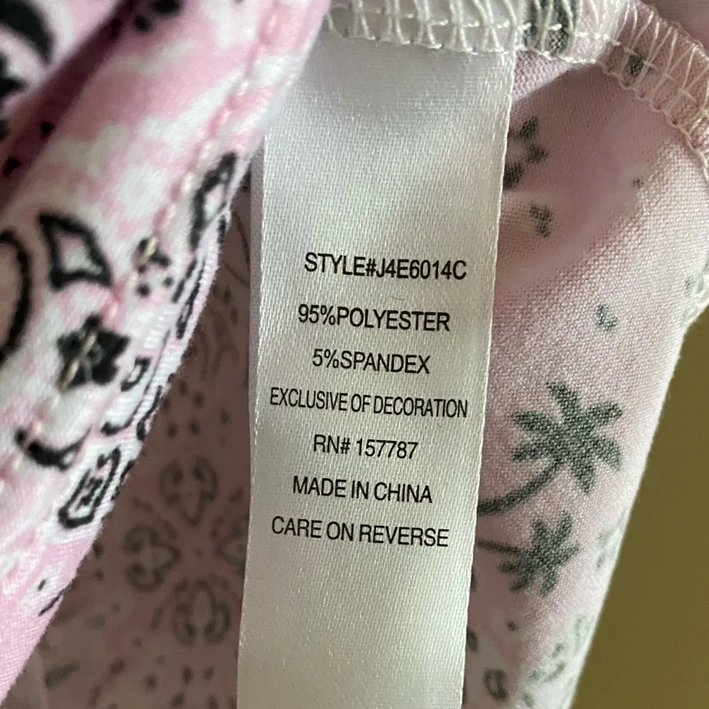 Y2k Bubblegum pink bandana scarf print camisole crop top NWT - Image 4