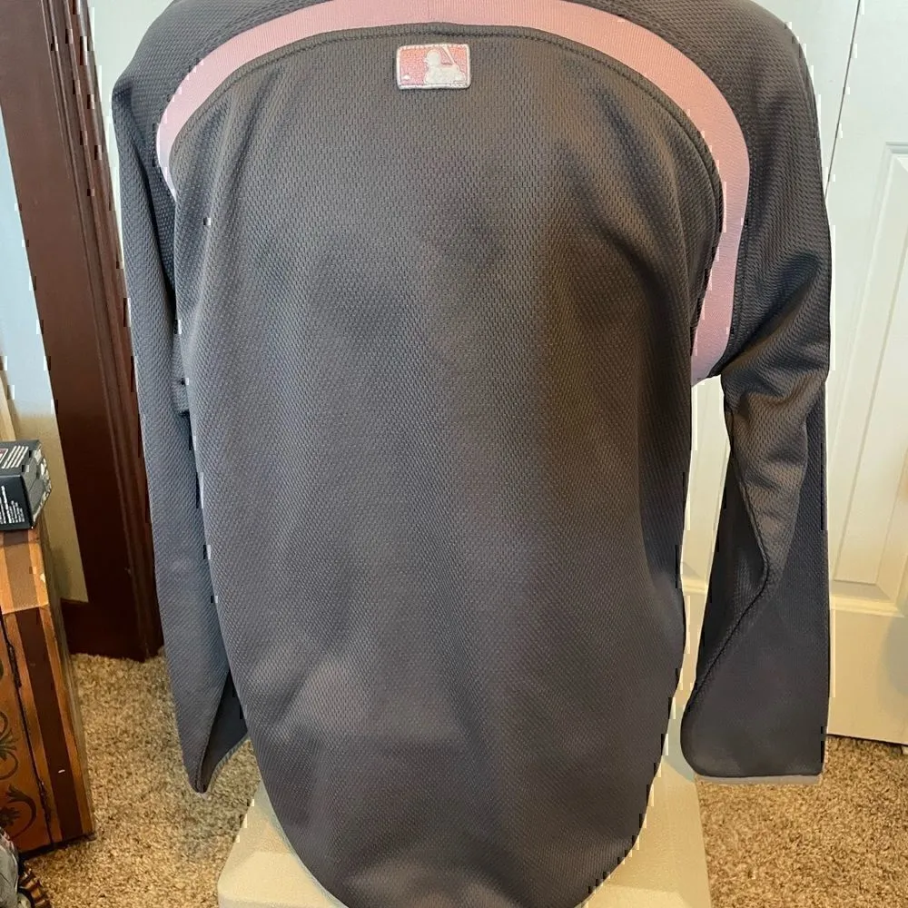 Majestic Gray/Pink New York Yankees Womens Medium Long Sleeve Pullover - Image 3