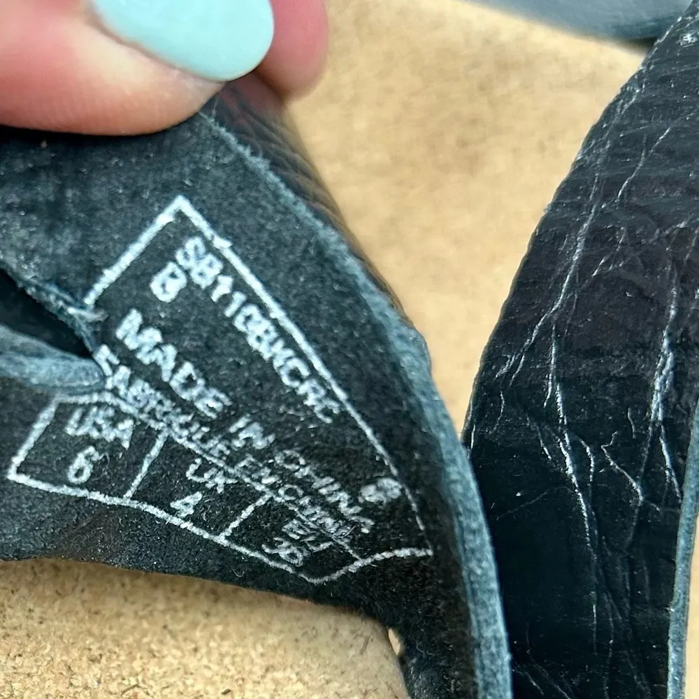 Revitalign Platform Leather Buckle Sandals, Size 6 EUC Vacation Casual Sandals Black - Image 5