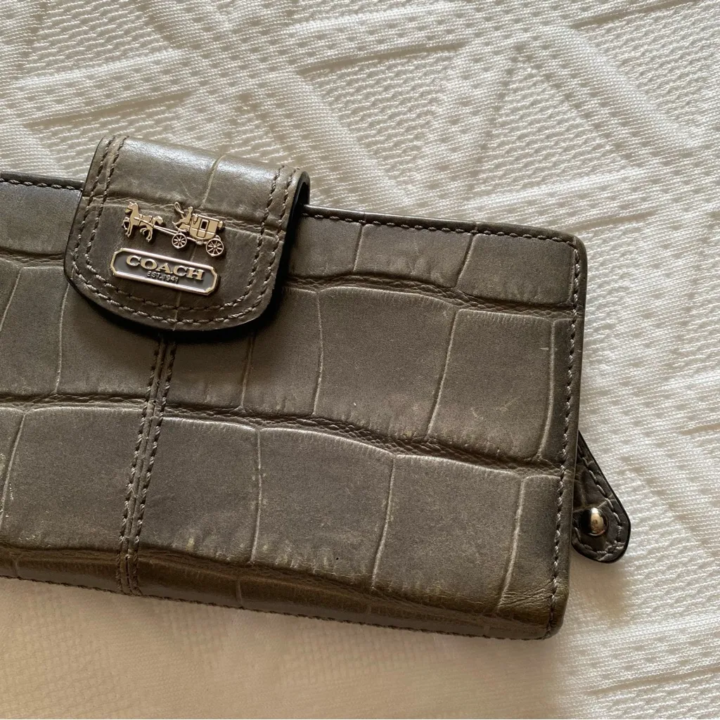 Coach Horse and Carriage Croc Embossed Leather Button - Image 3