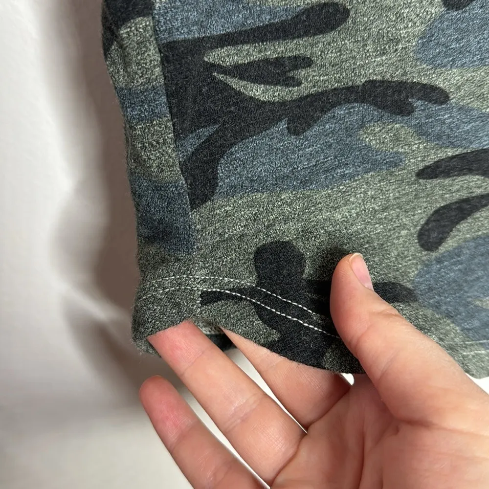 Sundry Evereve Camo Saturday drawstring jersey knit Skirt size M - Image 5