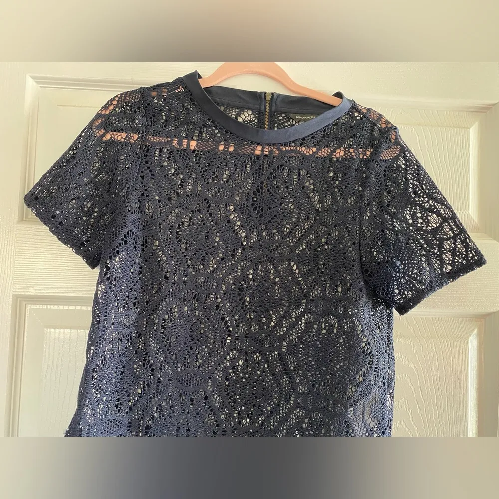 Banana Republic Petite Crochet Lace Blouse Short Sleeve Crewneck Blue Women's S - Image 3