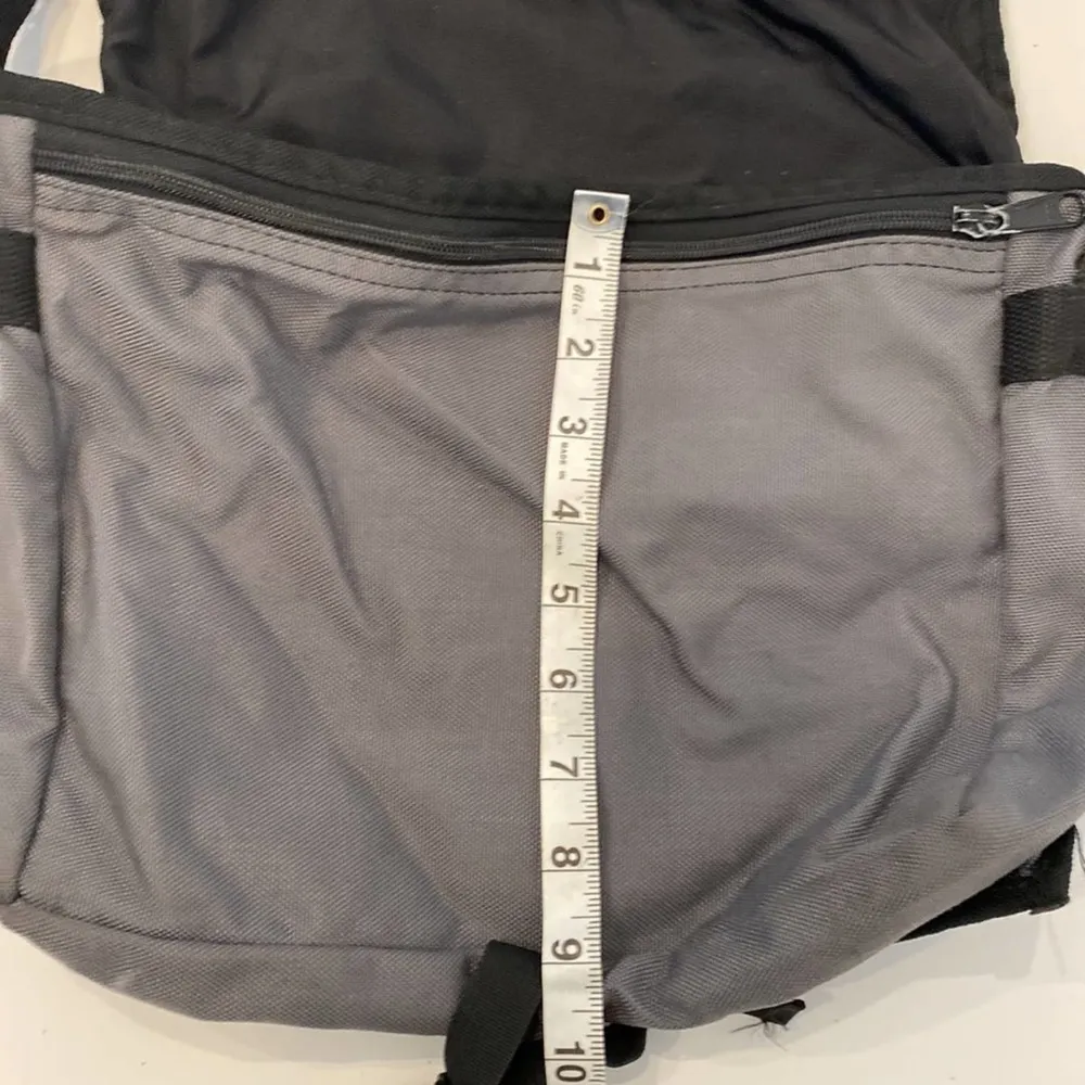 Manhattan Portage Vintage Y2K Small Messenger Bag Adjustable Strap Gray Black - Image 8