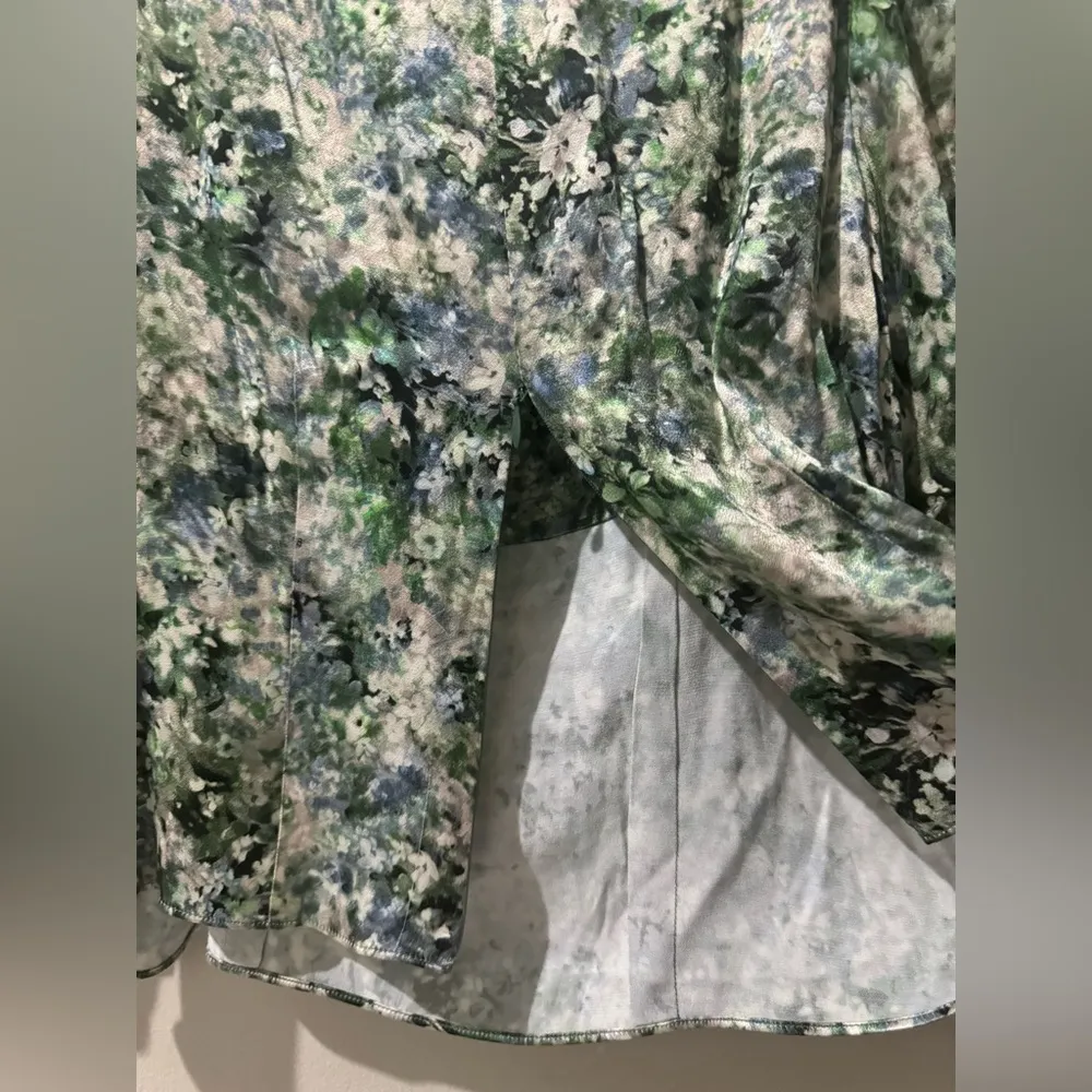 Vince Womens Painted Floral Top size Large 8 - Image 5