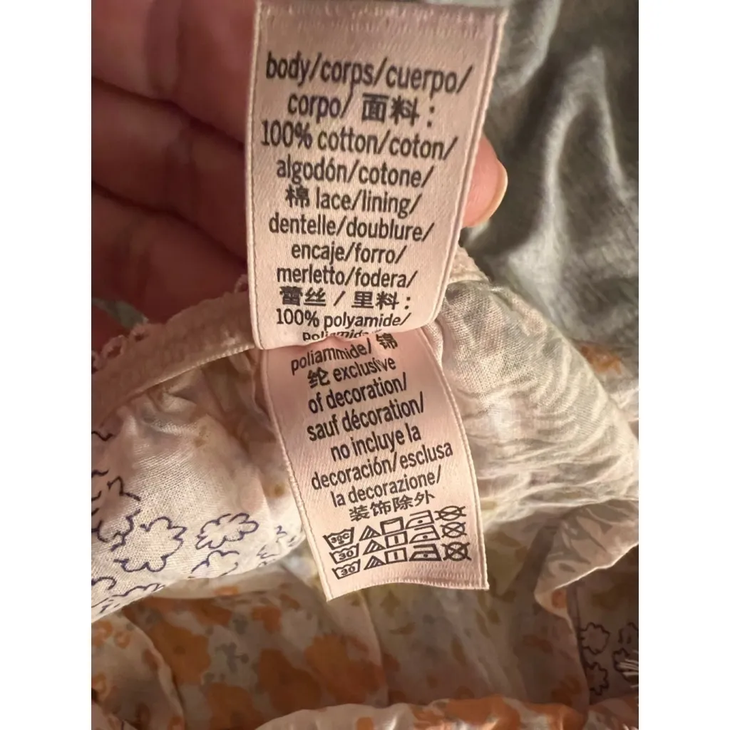 Victoria's Secret  Lace Trim Floral Romper - Size Small. - Image 9