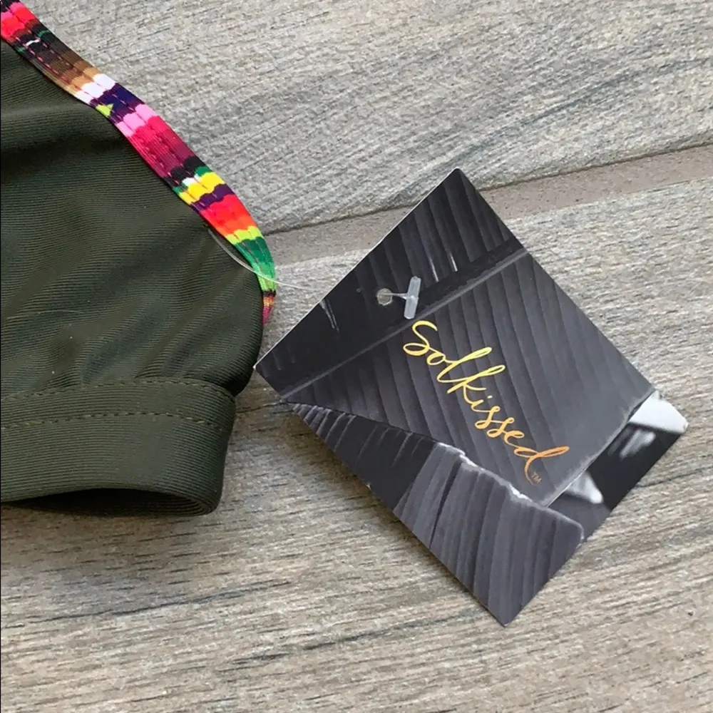 Solkissed olive green bikini top - Image 3