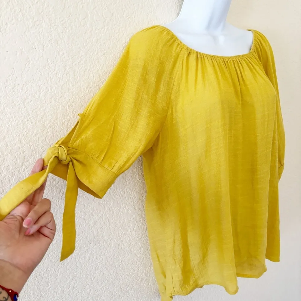 Women’s Unique Spectrum yellow mustard top Size Large - Image 2