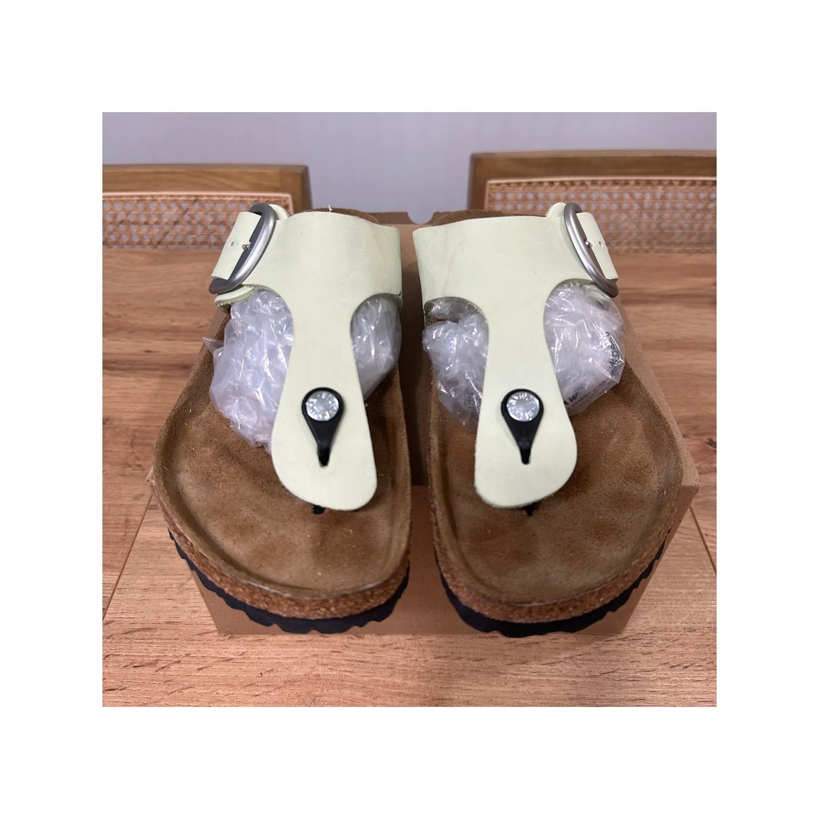 Birkenstocks Birks Gizeh Big Buckle Sandal Lime Size 10 L 8 M 41 EU NWOT Unisex - Image 6