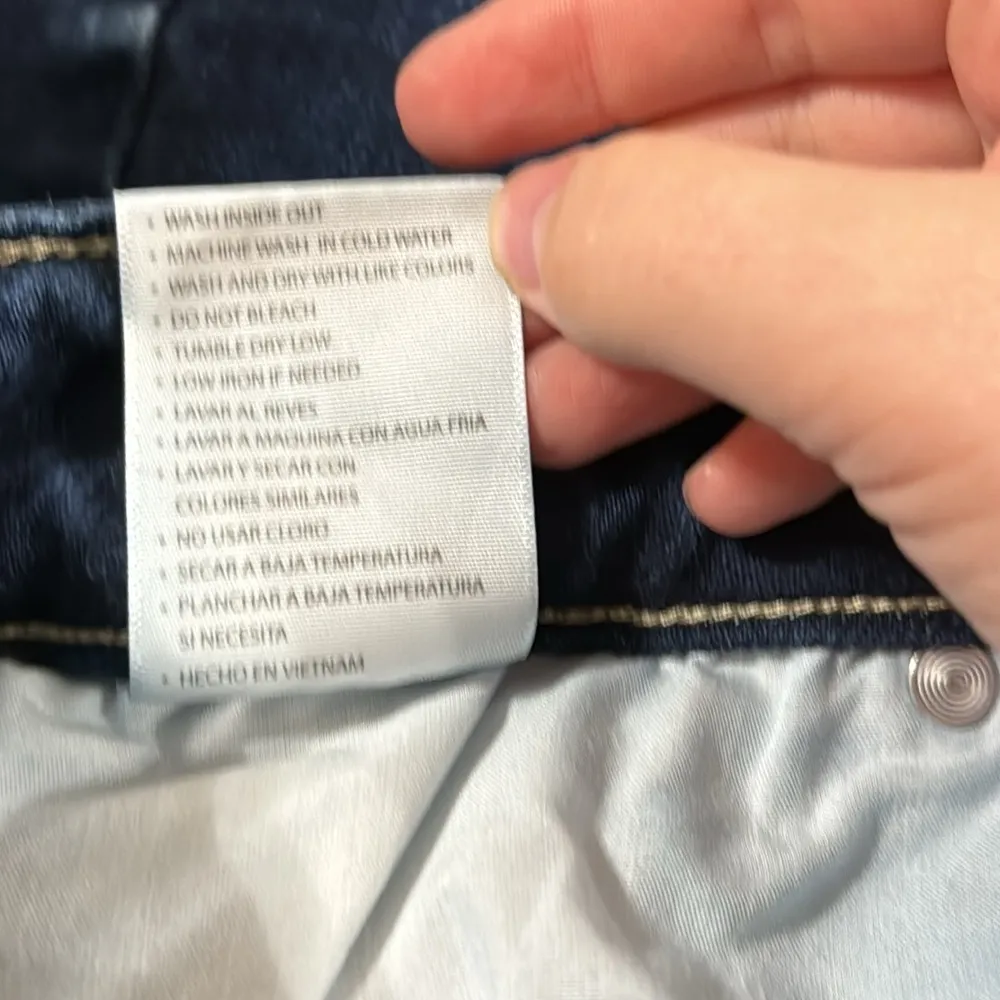 KanCan for Maurices high rise double exposed button distressed crop jeans sz 32 Blue - Image 12