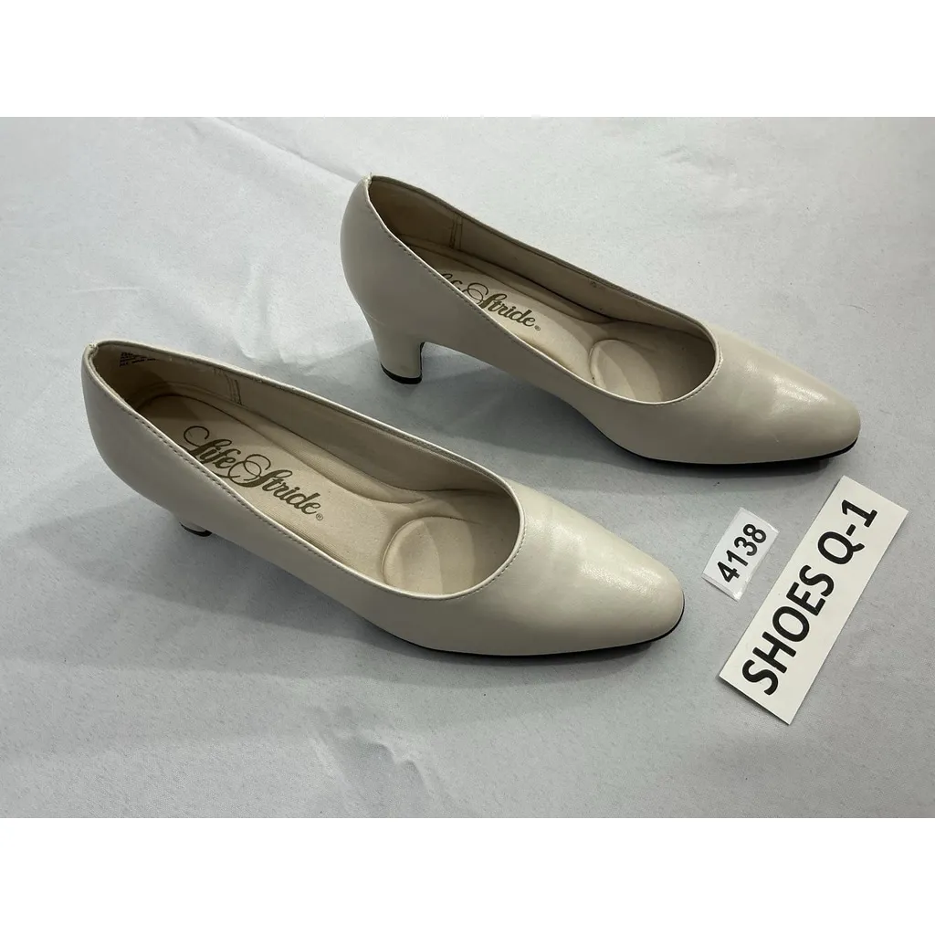 Womans Life Stride Racquel Pumps 8 M Cream Block Heel Slip On NWOT - Image 2