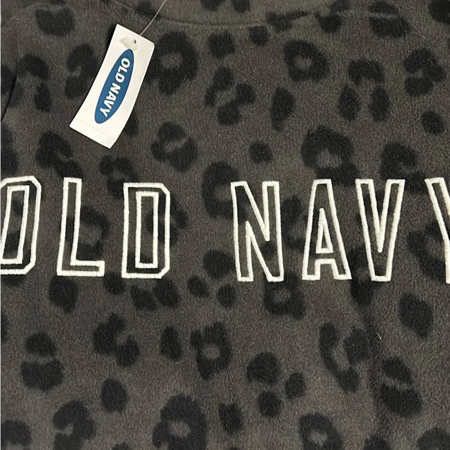 NWT..Old Navy Leopard Print Fleece Top XL - Image 3