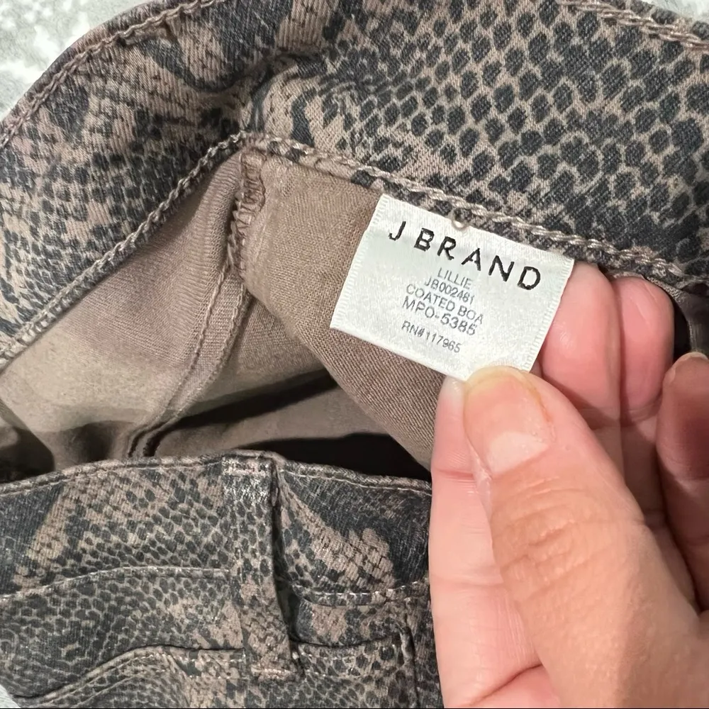 New J Brand Lillie‎ Coated High Rise Skinny Jeans Snake Print Button Fly Size 24 - Image 8