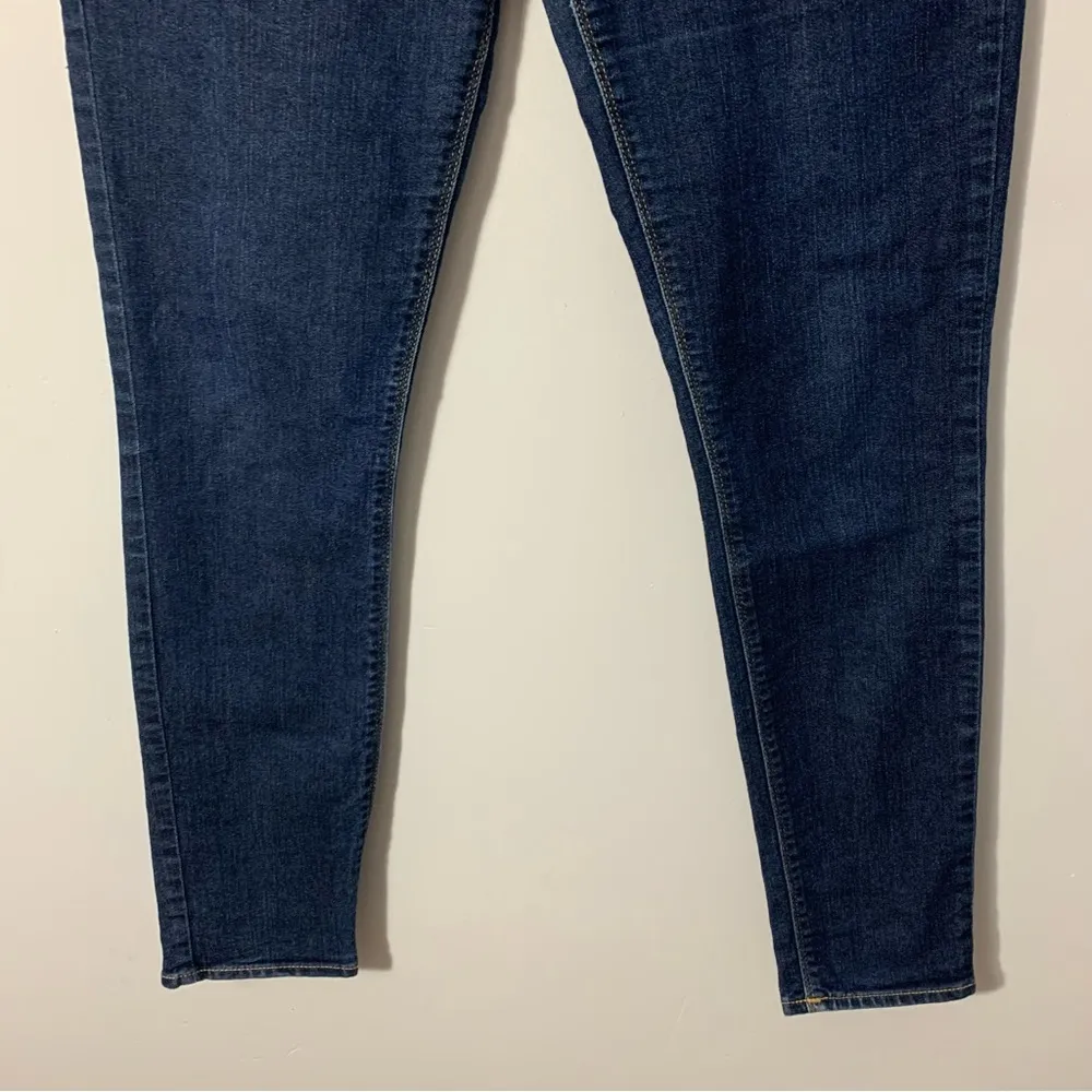 EUC Hudson Nico Mid Rise Super Skinny Dark Wash Jeans Size 28 - Image 6