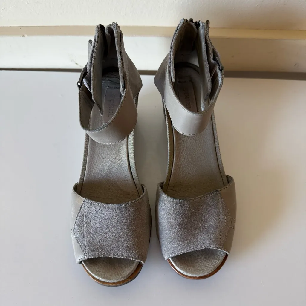 Sorel Joanie II Gray Suede Wedge Sandals  Size 9.5 - Image 3