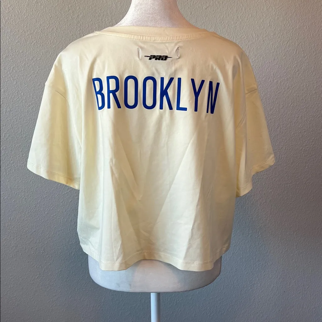 Pro Standard LA Clippers Cropped TShirt Size Medium - Image 3