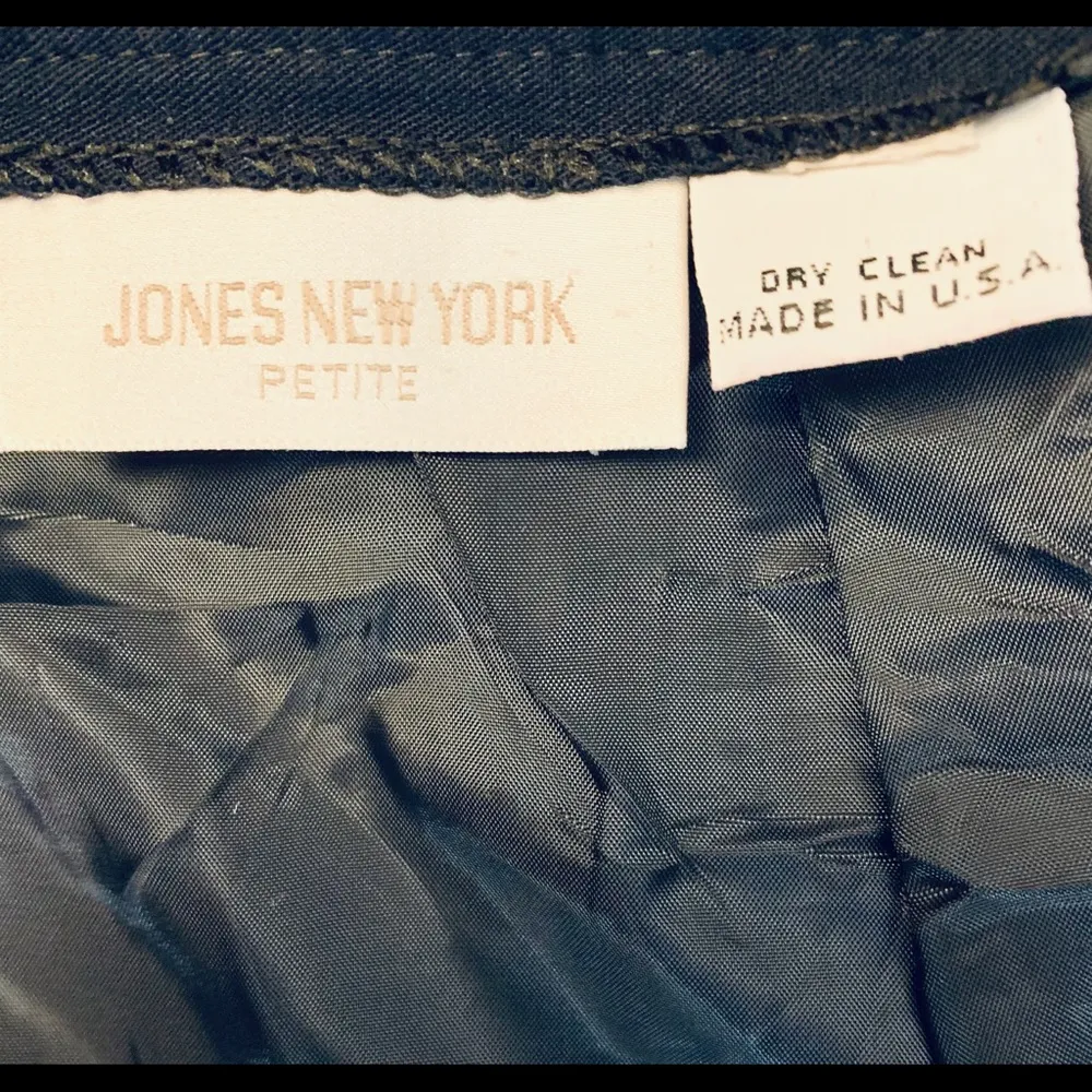 Jones New York Petite skirt. - Image 5