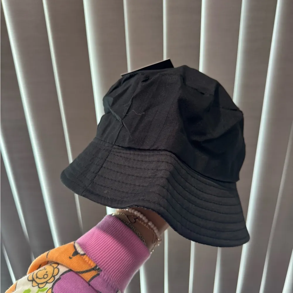 ORLY unixes Classic Black Bucket Hat - Image 4