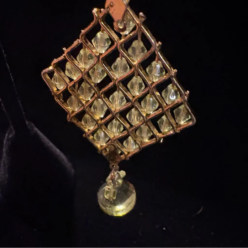 Vintage Gold geometric Mesh Dangle Earrings - Image 7