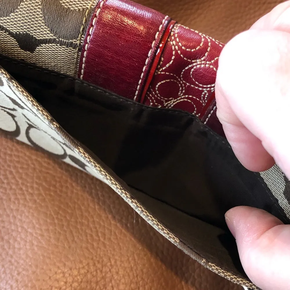 COACH Crimson Hampton Signature C Wallet - Image 7