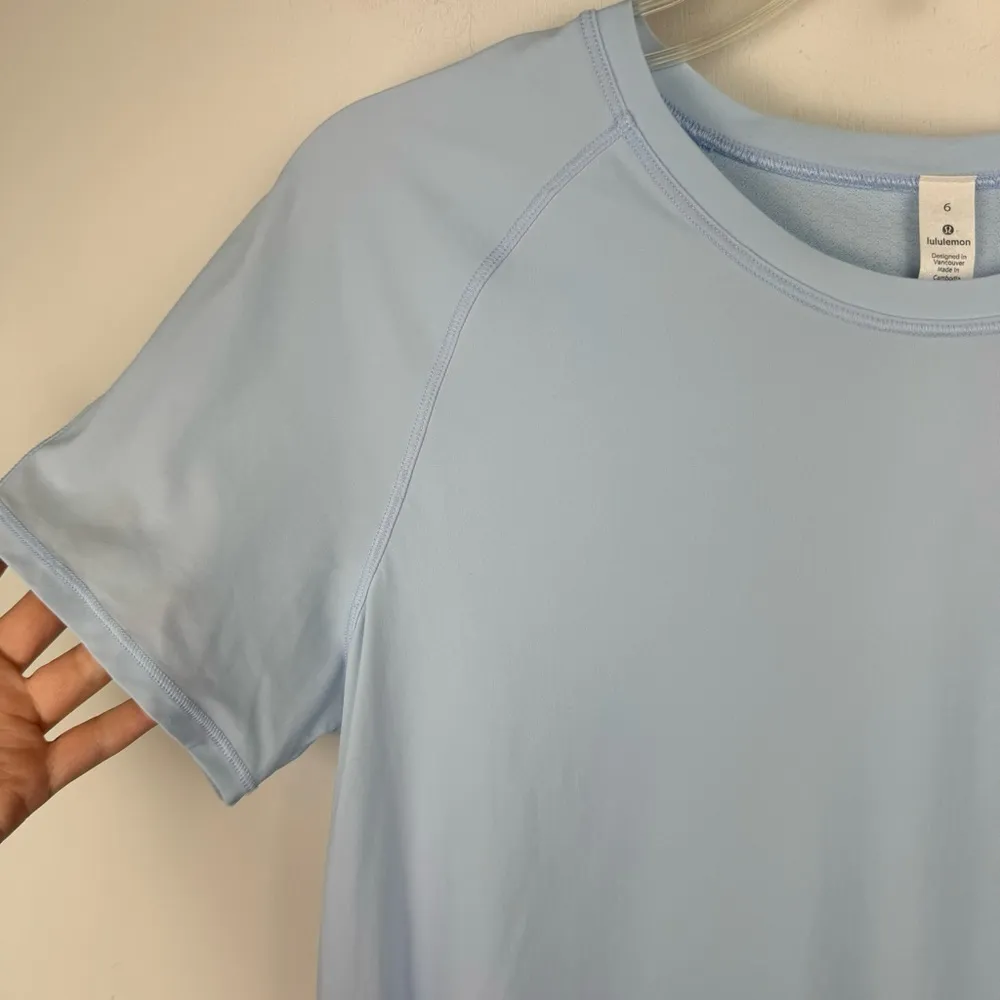 Lululemon Quick Pace Short Sleeve Tee Top Sz 6 Baby Blue Crossover Back - Image 8