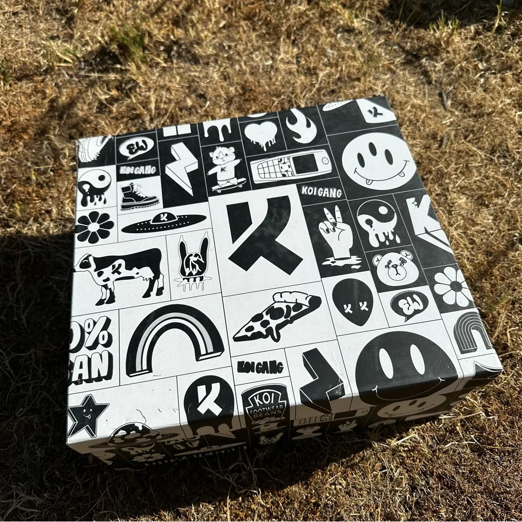 KOI footwear - INFINITY ZONE CHUNKY TRAINERS - PINK/blue holographic dolls kill - Image 13