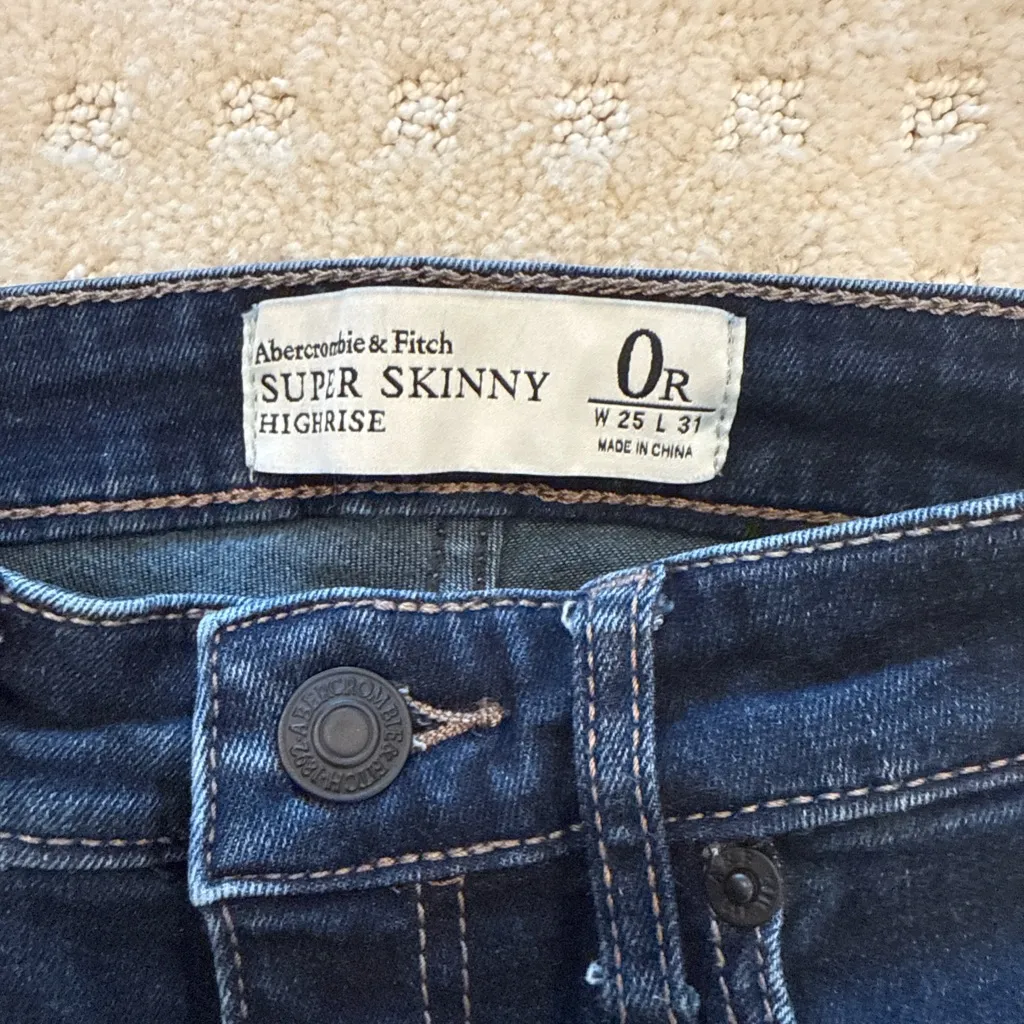 Abercrombie & Fitch High Rise Super Skinny Jeans Size 0R W25 L31 Dark Wash - Image 4