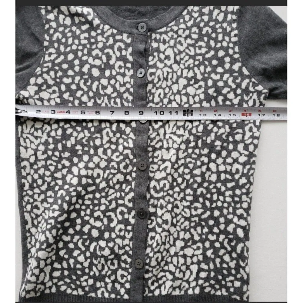 Cardigan Sweater MEDIUM Button - Image 12