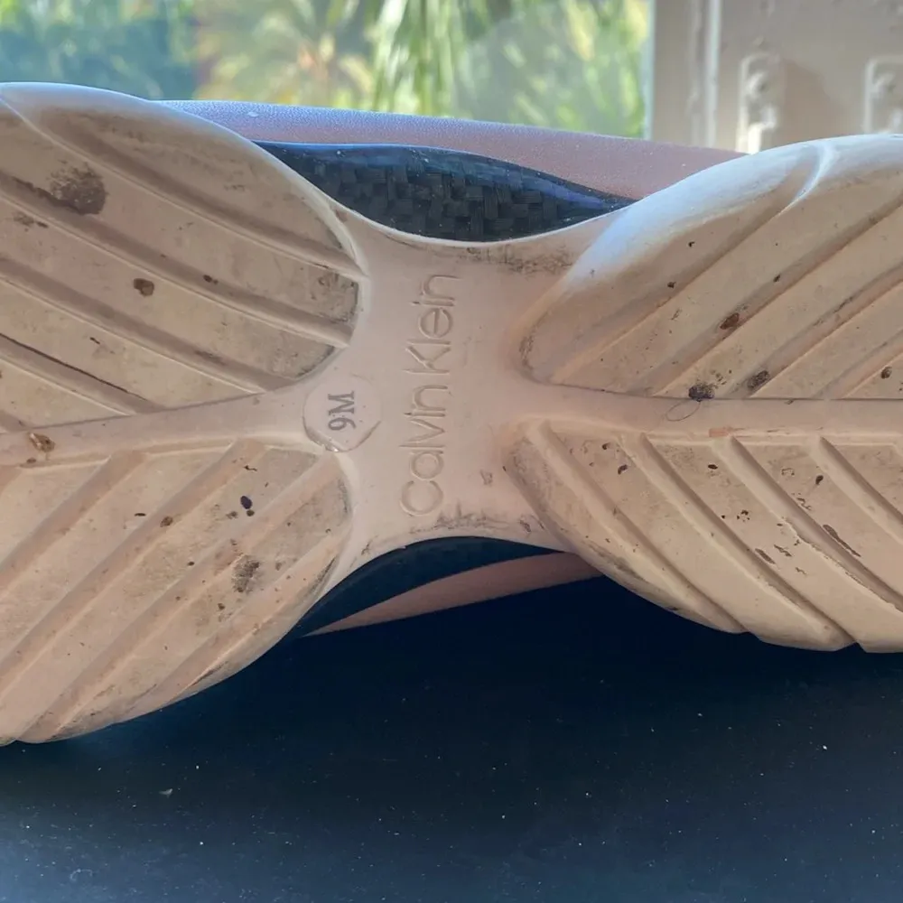 Calvin‎ Klein Leather Sneakers - Image 8