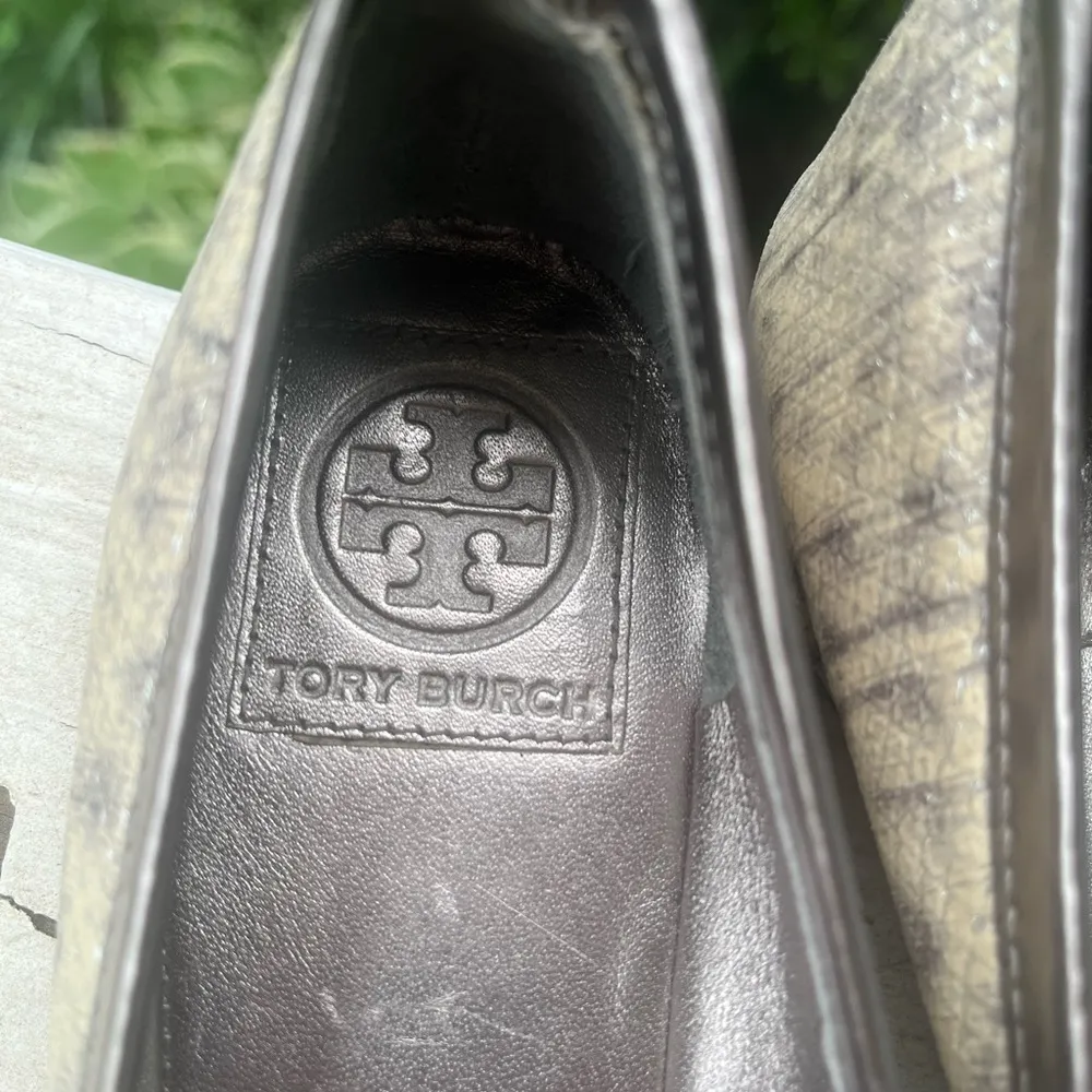 Tory Burch Verbena Patent toe Silver Snake Skin bow ballerina Flats - Image 5