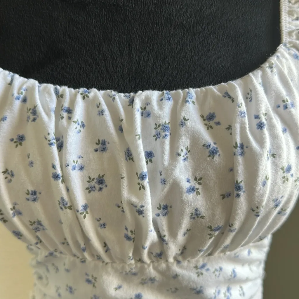 NWOT Floral White Puff Sleeve Top - Image 3