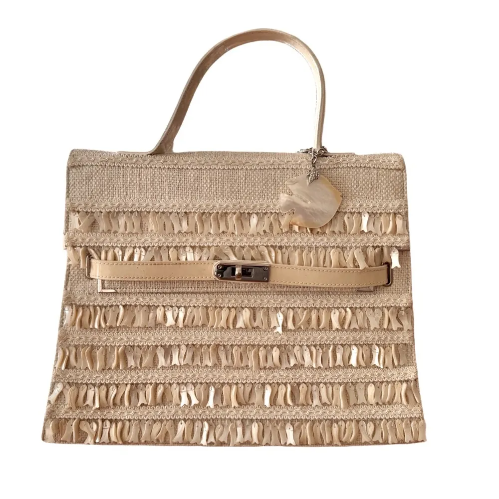 Carlo Zini Rare Linen Médium Size Handbag Ecru W/ Pearl & Shell Fish Details Tan - Image 2