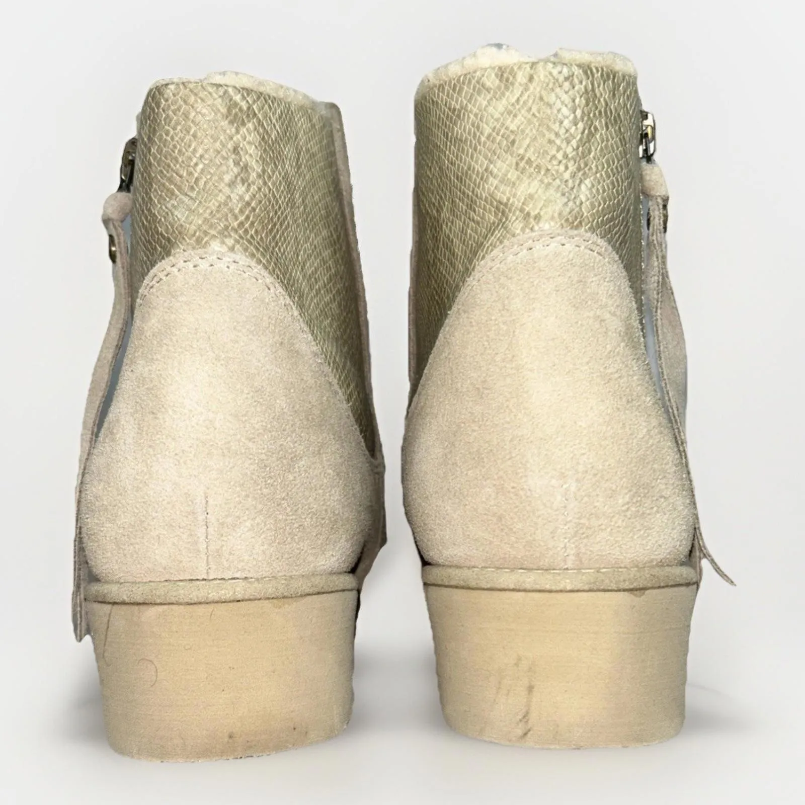 BEARPAW Megan Suede Sheepskin Bootie with NeverWet Oat Size 9 - Image 5