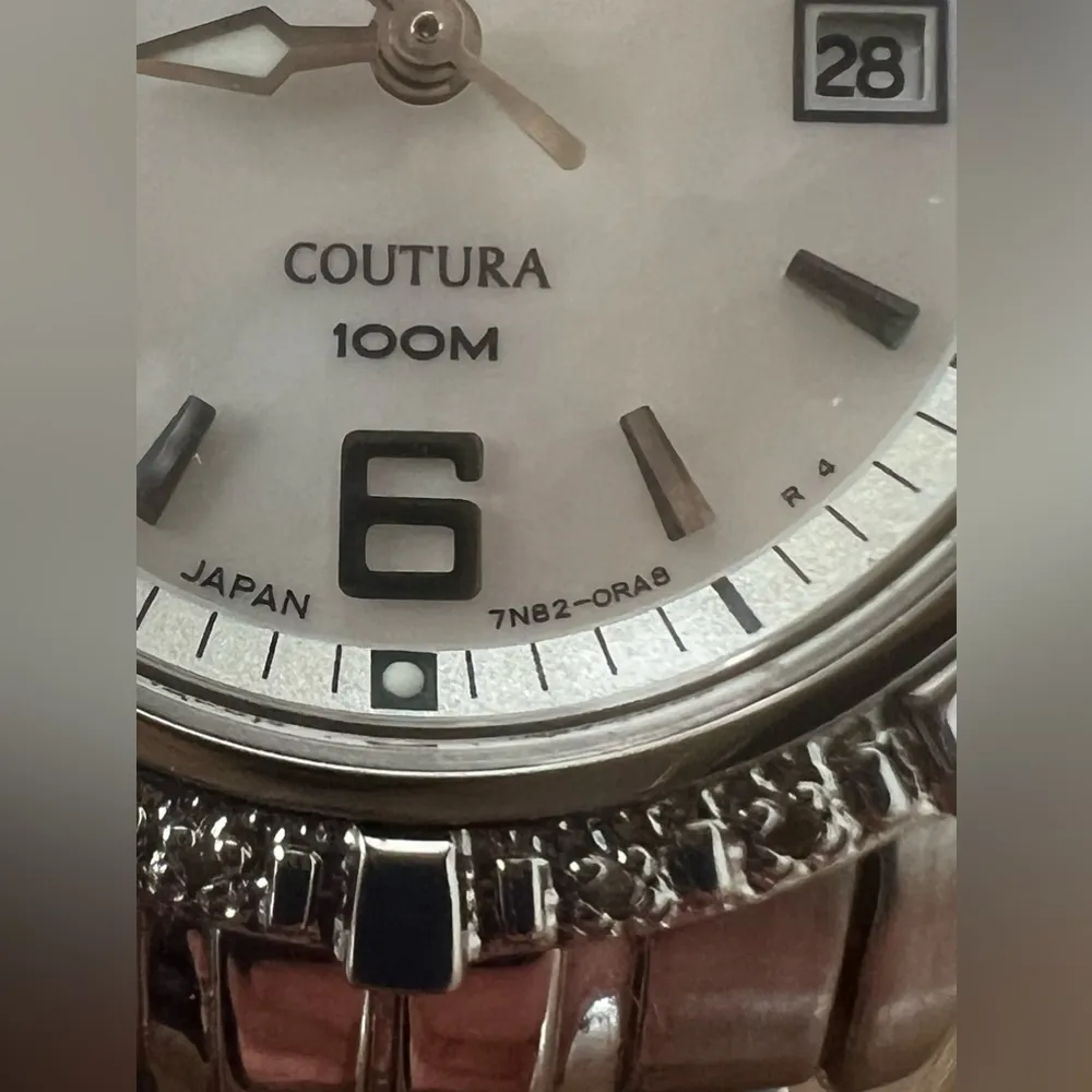 Seiko Coutura Diamonds Ladies Watch Pearl Dial Date Window Stainless Bracelet - Image 8